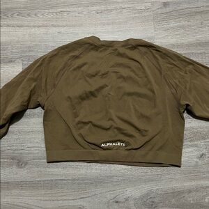 Alphalete Amplify Beige Tan Brown Long Sleeve Crop Top